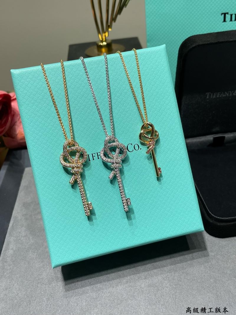 T*f*ny necklaces